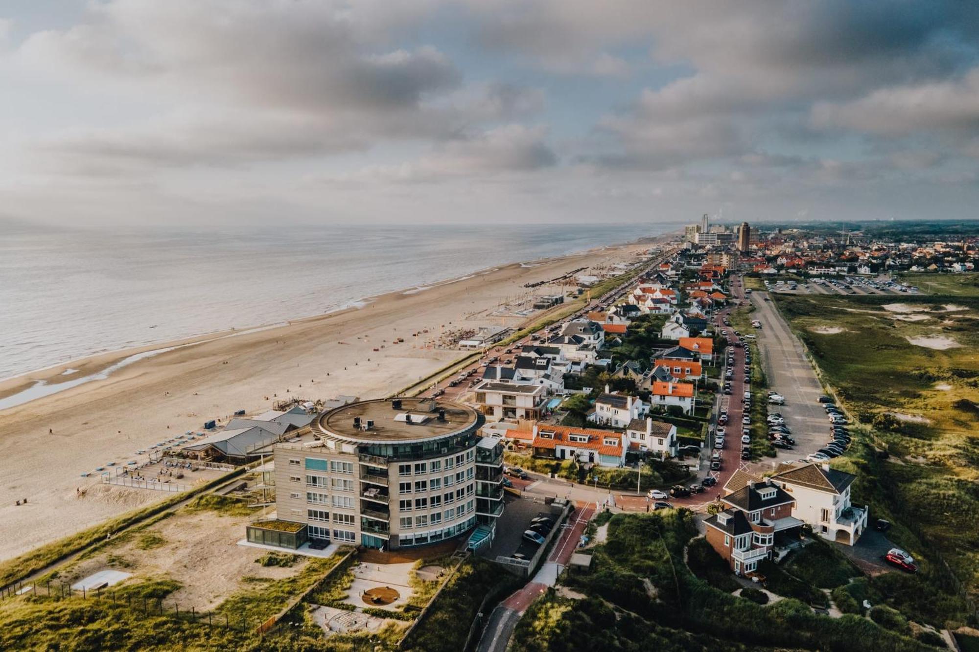 Studio Tara At The Beach With Private Parking Зандвоорт Екстериор снимка