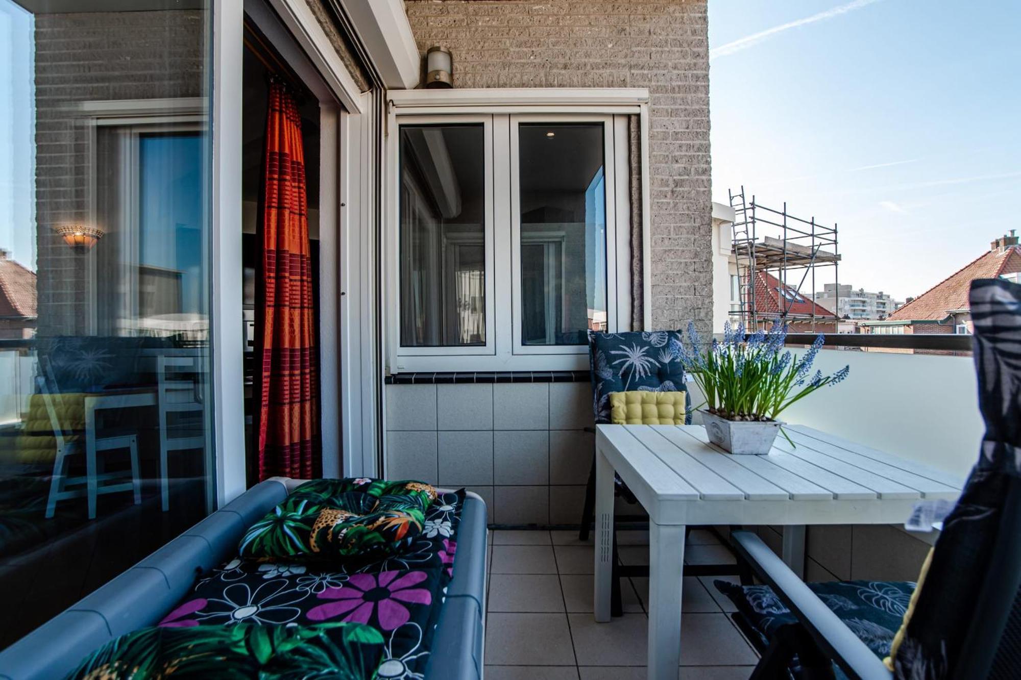 Studio Tara At The Beach With Private Parking Зандвоорт Екстериор снимка