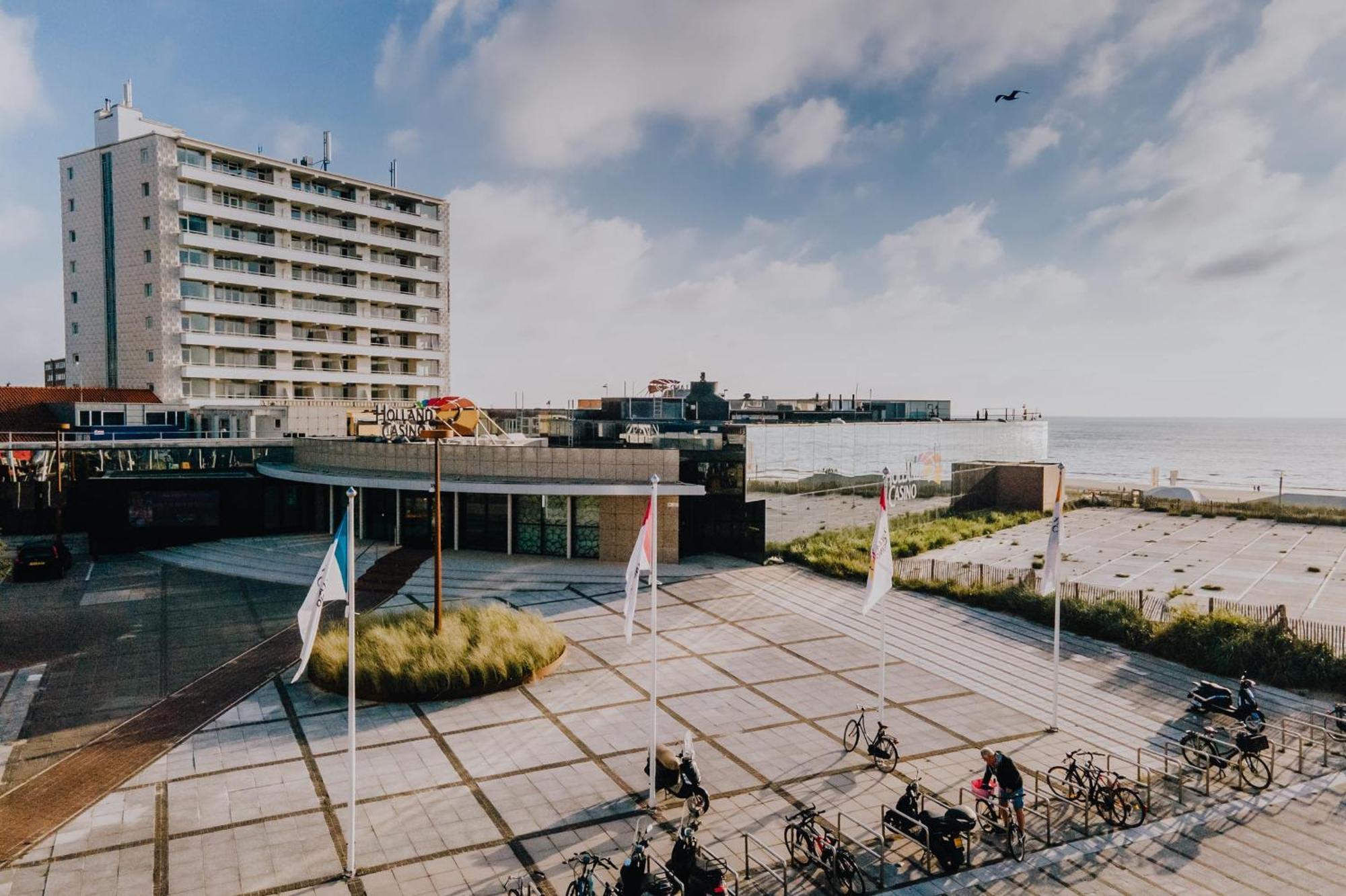 Studio Tara At The Beach With Private Parking Зандвоорт Екстериор снимка