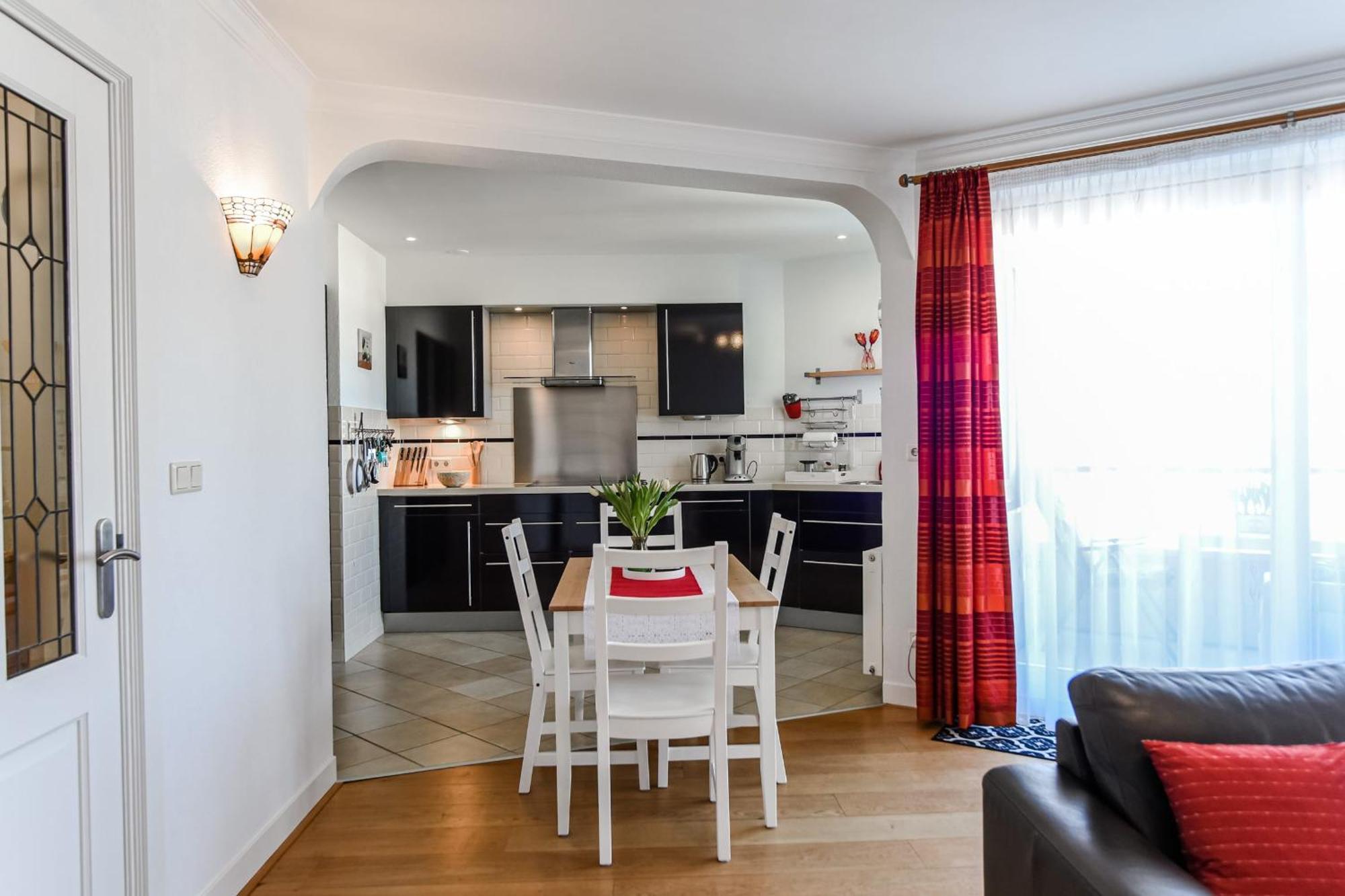 Studio Tara At The Beach With Private Parking Зандвоорт Екстериор снимка