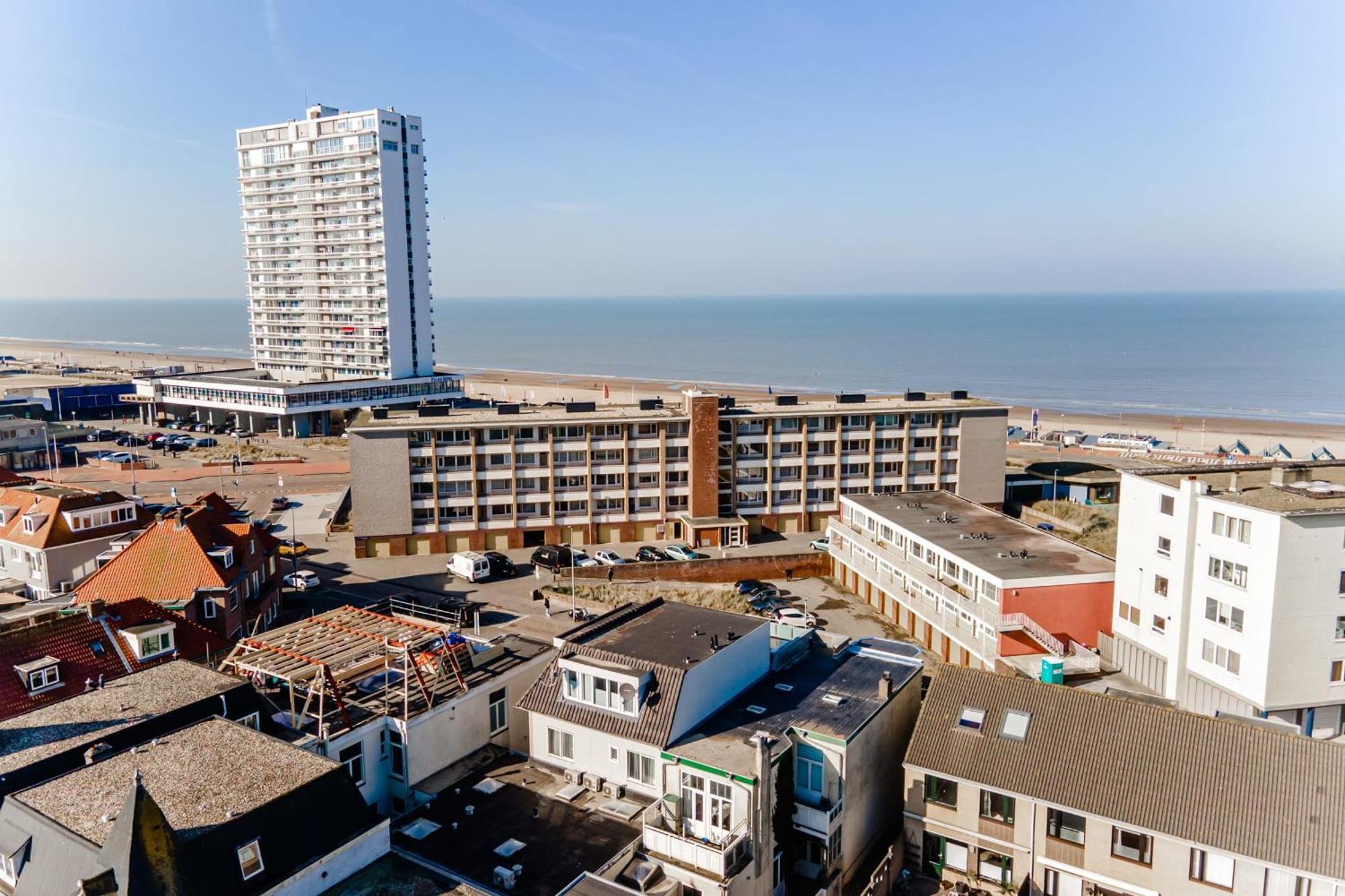 Studio Tara At The Beach With Private Parking Зандвоорт Екстериор снимка